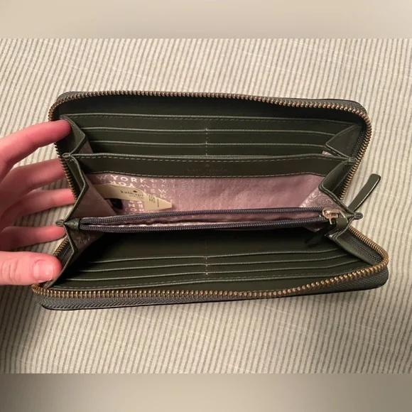 Kate Spade Wallet - Picture 2 of 2